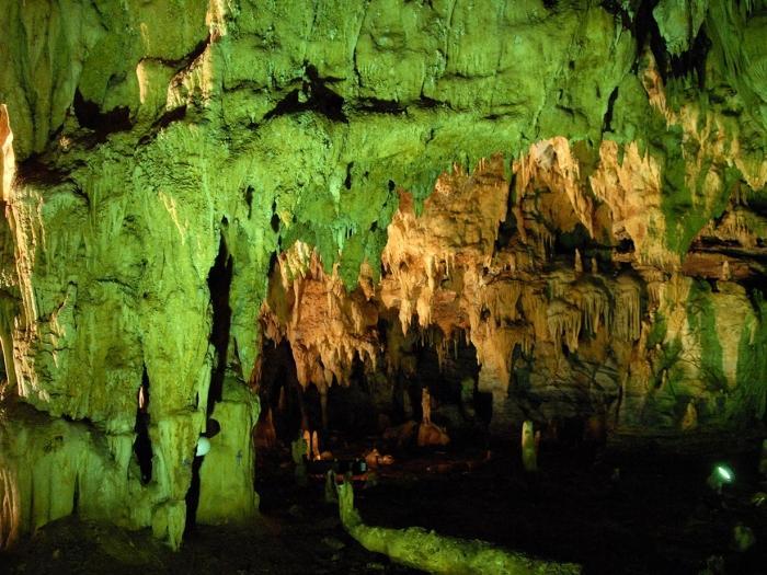 Alistratis洞穴